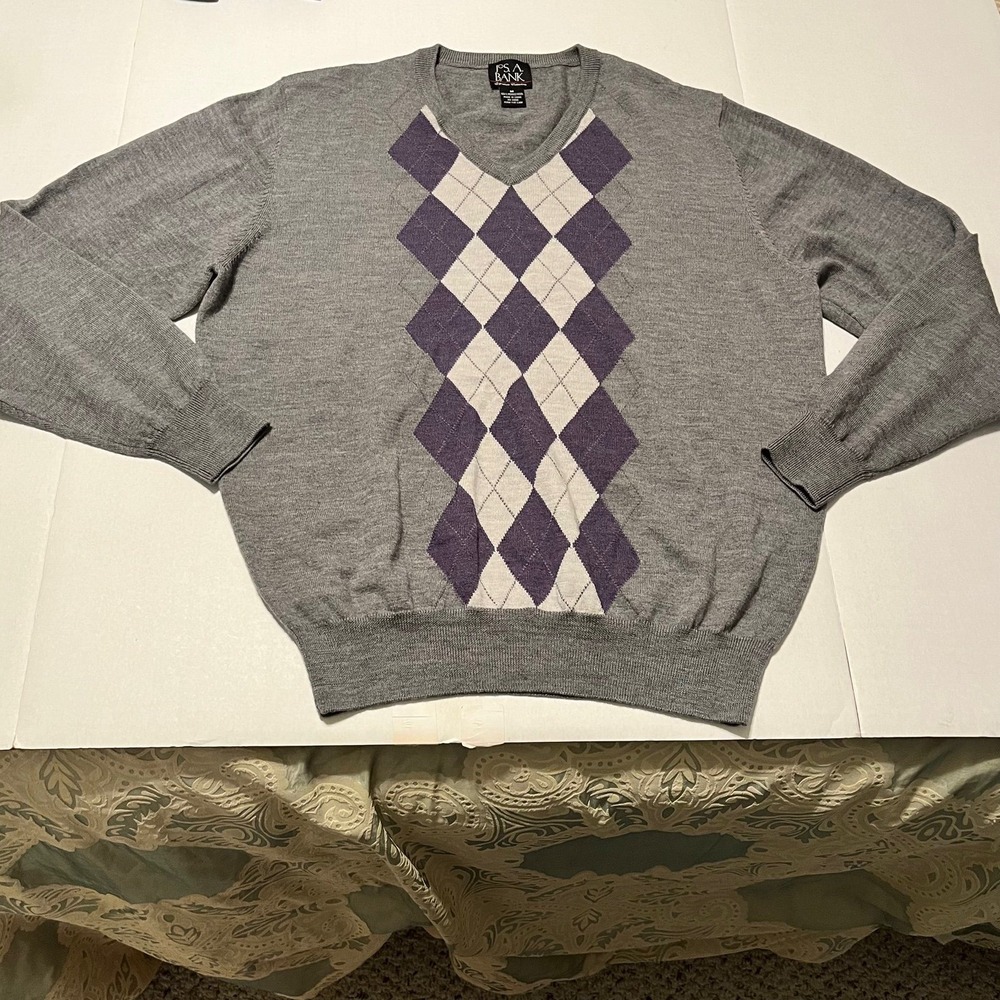 Jos A. Bank mens size medium 100% merino wool sweater gray & purple v-neck‎ soft